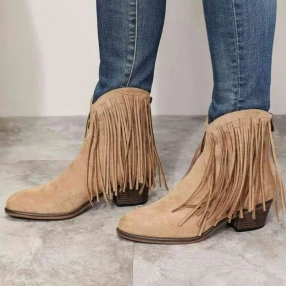 Wild Diva Shoes - Wild Diva Lounge Noble-01 Fringe Faux Suede Taupe Western Ankle Boots Size 10